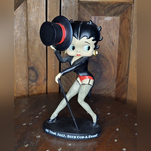 Betty Boop Collectible Figurine - Picture 3 of 9